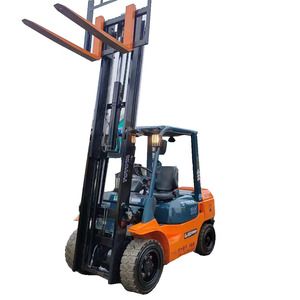 Toyota 7F 3.5T Chariot élévateur diesel d'occasion 3.5T Machine de transport Pompe tout terrain Machines ateliers de réparation - Product Image 1
