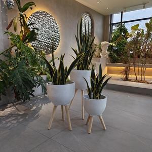 Pots et jardinières en fibre d'argile écologiques avec support en bois, trou de drainage, durables, pour une utilisation en intérieur/extérieur sur le sol - Product Image 4