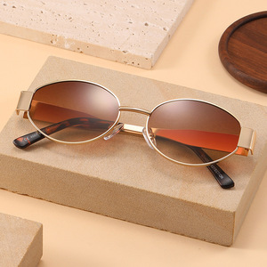 Gafas de sol ovaladas de metal Conchen para mujer, protección UV400, montura negra, lentes de PC, gafas de protección solar para viaje - Product Image 5