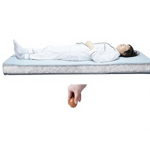 Colchón de fibra de aire 4D con alivio de presión, reposapiés y barandilla de protección para adultos y personas mayores, color azul claro, suavidad media. - Product Image 4