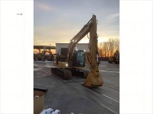 Offre Spéciale : Excavatrice sur Chenilles d'Occasion Originale 312 avec Moteur, Pompe et Boîte de Vitesses - Haute Efficacité - Product Image 6