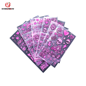 สติกเกอร์ใสลายกอธิคปีศาจสีม่วงทองสุดหรู กันน้ำ ลายหัวกะโหลกหัวใจ เหมาะสำหรับกล่องของขวัญ รถยนต์ เคสมือถือ - Product Image 1