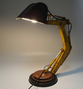 Lámpara de Mesa Creativa de Estilo Industrial con Forma de Excavadora de Hierro Retro, Lámpara Decorativa Estilo Americano Antiguo para <span class=keywords><strong>Bar</strong></span> y Restaurante LOFT - Product Image 2