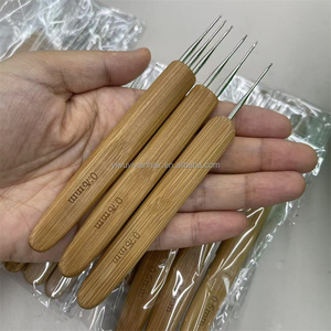 Aiguilles à dreadlocks en bois <span class=keywords><strong>naturel</strong></span>, style 12 3 crochets, <span class=keywords><strong>pour</strong></span> tresser les <span class=keywords><strong>cheveux</strong></span>, vente en gros - Product Image 3