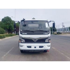 Camión Cisterna Dongfeng de 7.7m³ para Suministro de Combustible en Zonas Mineras de Montaña, Fabricación Personalizada con Emisiones Especiales, Hecho en China, Certificado ISO y CCC - Product Image 2