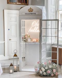 Décor de mariage personnalisé Londres cabine téléphonique Audio livre d'or avec des fleurs britannique blanc cabine téléphonique - Product Image 5