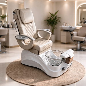 Sillón de Pedicura de Lujo para Spa y Salón de Uñas, Estación de Masaje y Pedicura, Sillón de Pedicura de Cuero Beige con Tazón de Vidrio y Accesorios Dorados - Product Image 2