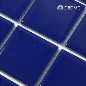 चीन आपूर्तिकर्ताओं सस्ते घुटा हुआ स्विमिंग पूल के लिए चमकदार नीली चीनी मिट्टी मोज़ेक पट्टी टाइल पैटर्न