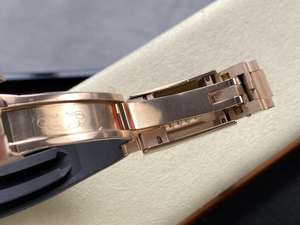 High-end <b>men's</b> mechanical <b>watch</b> in rose gold with a panda dial, rubber strap, and three-eye chronograph. - Product Image 6