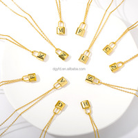Bijoux personnalisés en acier inoxydable et or 18 carats Colliers à breloques en forme de cadenas avec gravure et initiales pour femmes
