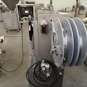 Embutidora Industrial de Carne Continua al Vacío, Automática, de Acero Inoxidable, 120 <span class=keywords><strong>BPM</strong></span>, 220V, Nueva, 1 Año de Garantía, Económica, para Salchichas de Pollo - Product Image 4