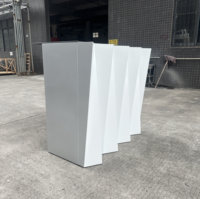 Comptoir de bar géométrique plissé 3D blanc avec plateau en verre trempé pour réception de mariage, banquet, événement, fête, hôtel