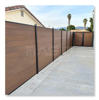 Clôture de jardin extérieure en aluminium WPC poteau horizontal en aluminium noir planches étanches modèle 3D en bois traité sous pression pour usage domestique