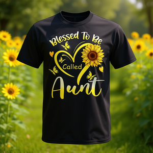 T-shirt a maniche corte con scollo rotondo e stampa floreale “Blessed to Be Called Aunt Sunflower”, design carino, regalo per donna - Product Image 3