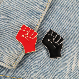 Broche de aleación con diseño de puño BlackLivesMatter, estilo vaquero, con acabado de esmalte, novedad creativa y divertida de comercio exterior europeo y americano - Product Image 1