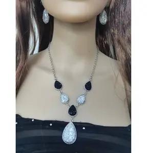 3 pieces of earrings and necklace, elegant water droplets all over the sky, fashionable luxury imitation gemstone jewelry set