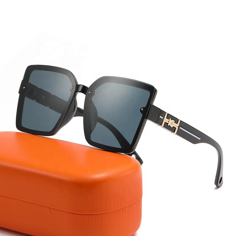 Shop Our New Arrival of Designer-Inspired Sunglasses display picture 3