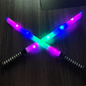 <span class=keywords><strong>Sabre</strong></span> <span class=keywords><strong>laser</strong></span> portable japonais blanc de 68 cm pour enfants avec effets lumineux, impression UV et sonores clignotants - Product Image 2