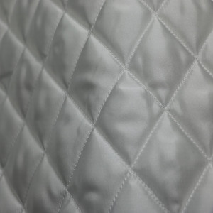 700 <span class=keywords><strong>colores</strong></span> disponibles MOQ bajo alta calidad lujo diamante acolchado brillante poliéster satén seda tela coche forro al aire libre - Product Image 2
