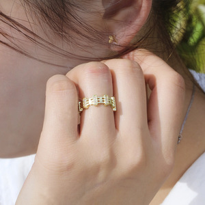 Anello di Fidanzamento Unisex alla Moda, Gioiello Creativo in Lega di Rame Regolabile, Stile Moderno e Minimalista - Product Image 2