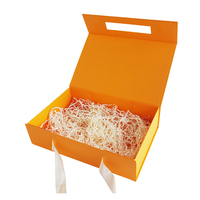 Boîte de papier cadeau en papier texturé avec logo en feuille argent personnalisé emballage en carton boîte cadeau à fermeture magnétique avec ruban