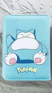 Classeur <span class=keywords><strong>de</strong></span> <span class=keywords><strong>cartes</strong></span> <span class=keywords><strong>Pokémon</strong></span> Premium à 4 pochettes, capacité 400 <span class=keywords><strong>cartes</strong></span>, <span class=keywords><strong>album</strong></span> <span class=keywords><strong>de</strong></span> jeu <span class=keywords><strong>de</strong></span> <span class=keywords><strong>cartes</strong></span> à collectionner en PU pour le rangement <span class=keywords><strong>de</strong></span> <span class=keywords><strong>cartes</strong></span> <span class=keywords><strong>de</strong></span> visite - Product Image 2