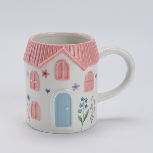 Taza de Cerámica <span class=keywords><strong>con</strong></span> Forma de Cabaña, Decoraciones Florales, Techo Azul, Puerta Rosa, Diseño Adorable para el Hogar, Taza para Café - Product Image 3