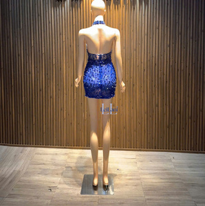 Robe moulante sans manches en soie avec embellissement haut de gamme en strass pour femmes, en provenance du Vietnam - Product Image 2