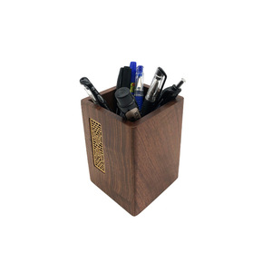 Portalápices Cuadrado de Madera de Nogal Negro 110x80x80mm con Incrustaciones de Latón, Caja de Almacenamiento para Escritorio de Oficina - Product Image 2