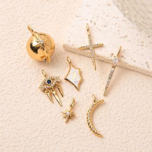 Lujos Celestiales |   Dijes de Latón Chapado en Oro de 18K con Circonitas Microincrustadas |   Colgantes Estelares para la Creación de Joyería DIY - Product Image 2