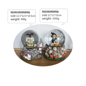 Logo personnalisé tout nouveau produit design Halloween sorcière boule à neige en résine <span class=keywords><strong>dessin</strong></span> <span class=keywords><strong>animé</strong></span> style horreur diable <span class=keywords><strong>squelette</strong></span> - Product Image 2