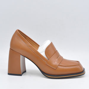 Produttore di lusso moda personalizzata tacco quadrato da donna in vera pelle impermeabile lucido scarpe eleganti nero blu single per le donne - Product Image 1