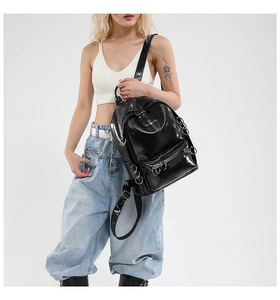 Sac à dos unisexe style gothique Y2K en cuir PU huilé, esthétique sombre, pour voyage et école, avec brevetés de croix en O - Vente chaude - Product Image 5