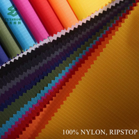 Tissu imperméable en nylon Ripstop 210T enduit de PVC pour imperméable, vêtements de pluie, vestes | Matériau en PVC vierge