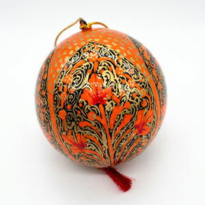 Adorno Navideño de Papel Maché Hecho a Mano, Bola de Navidad Naranja Pintada a Mano con Diseño Floral, Decoración Colgante para Árbol, Resistente al Agua e Inastillable - Product Image 1