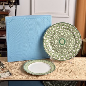 Ensemble de 2 assiettes à dîner et à dessert en porcelaine fine européenne écologique de luxe avec motif végétal - Product Image 5