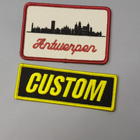 Großhandel benutzer definierte 3D-Rechteck Nähen Stickerei Brief Patches für Kappe gebügelt Merrow Border Kleidung Stoff für Hut Verwendung