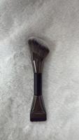 Pinceau de maquillage professionnel 2-en-1 à double extrémité, à poils doux, pour fond de teint et contouring, pinceau plat et coudé pour estomper les couleurs, ensemble de pinceaux de maquillage