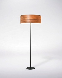 Lampe de sol en bois minimaliste, ronde, décoration intérieure moderne, salon, utilisation en intérieur - Product Image 1