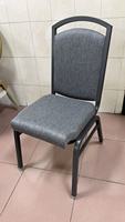 Chaise de banquet d'hôtel en tissu aluminium gris