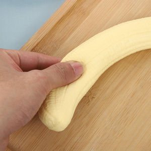 Jouet Squishy Hachimi en Pulpe de Banane Pelée à Remontée Lente, Super Doux, Hydraté et Parfumé, Jouet à Presser en Forme de Fruit Simulé, Anti-Stress et Fidget Toy - Product Image 4