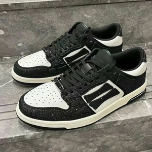 Chaussures de style rétro tendance avec des détails originaux de créateur de luxe, même style que les baskets décontractées unisexes. - Product Image 4