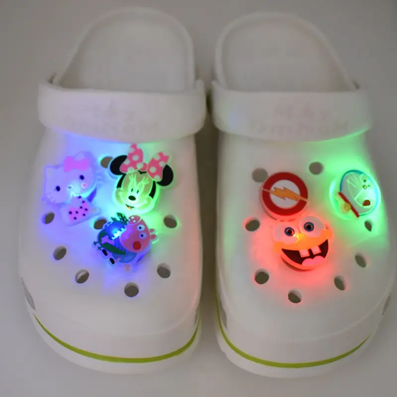 New Design Wholesale LED Light Sparkle Cool Beautiful Shoes Charms for Kids PVC Charm Sandal Clogs Clog Shoes Accessories