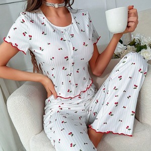 Pijamas de Mujer en Oferta, Ropa de Estar por Casa con Estampado de Cerezas, Pantalones Cortos de Manga Corta con Botones Delanteros - Product Image 1