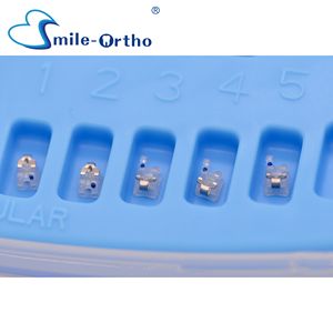Nuovo Design ortodontico dentale attivo in ceramica staffa di legatura automatica con Clip in metallo bretelle dentarie trasparenti staffe estetiche - Product Image 2