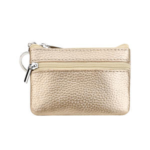 <span class=keywords><strong>Porte</strong></span>-<span class=keywords><strong>monnaie</strong></span> en <span class=keywords><strong>cuir</strong></span> doux au toucher, couleur unie, avec des finitions raffinées et un look épuré - Product Image 1