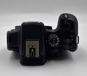 Cámara Digital Canon R10 Usada de Alto Rendimiento, 24MP, Grabación de Video 4K - Product Image 5
