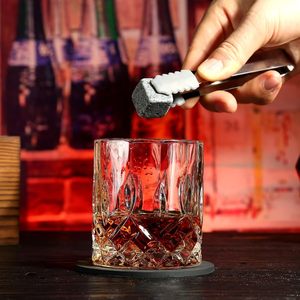 Échantillon gratuit, logo personnalisé gravé, ensemble cadeau de 4 glaçons écologiques personnalisés avec verre à whisky en cristal pour hommes - Product Image 3
