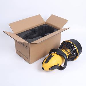Soplador de hojas portátil amarillo y negro con rejilla protectora y mango ergonómico - Product Image 2