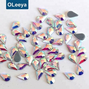 Strass thermocollants de haute qualité en cristal AB, forme goutte d'eau fantaisie, pierres thermocollantes à dos plat en forme de larme pour la décoration de robes - Product Image 1